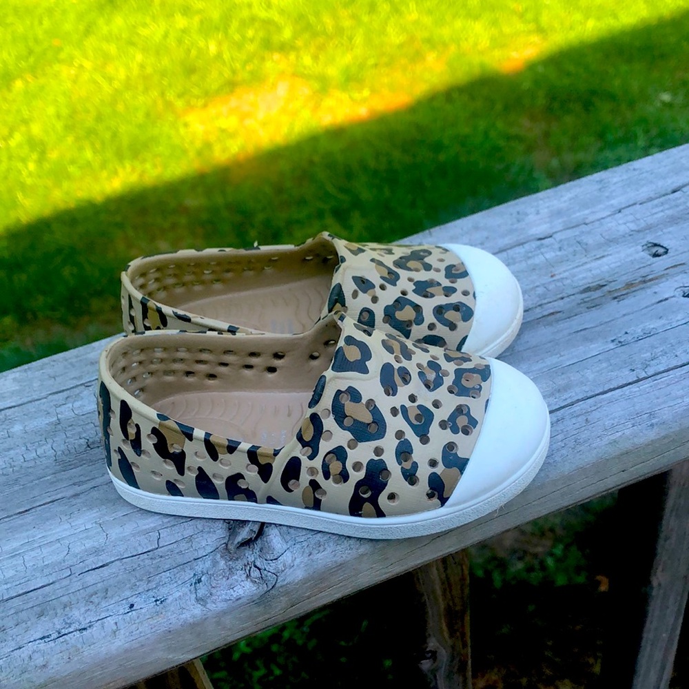 Old navy girls slip on shoe